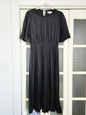 Black Pleated Midi Dress - Velvet